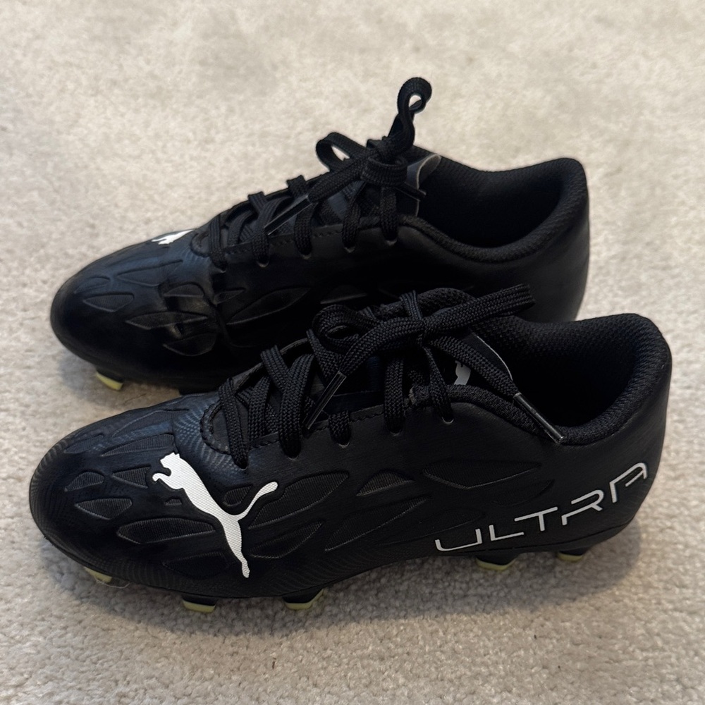 Puma Kids' Ultra Black Soccer Cleats